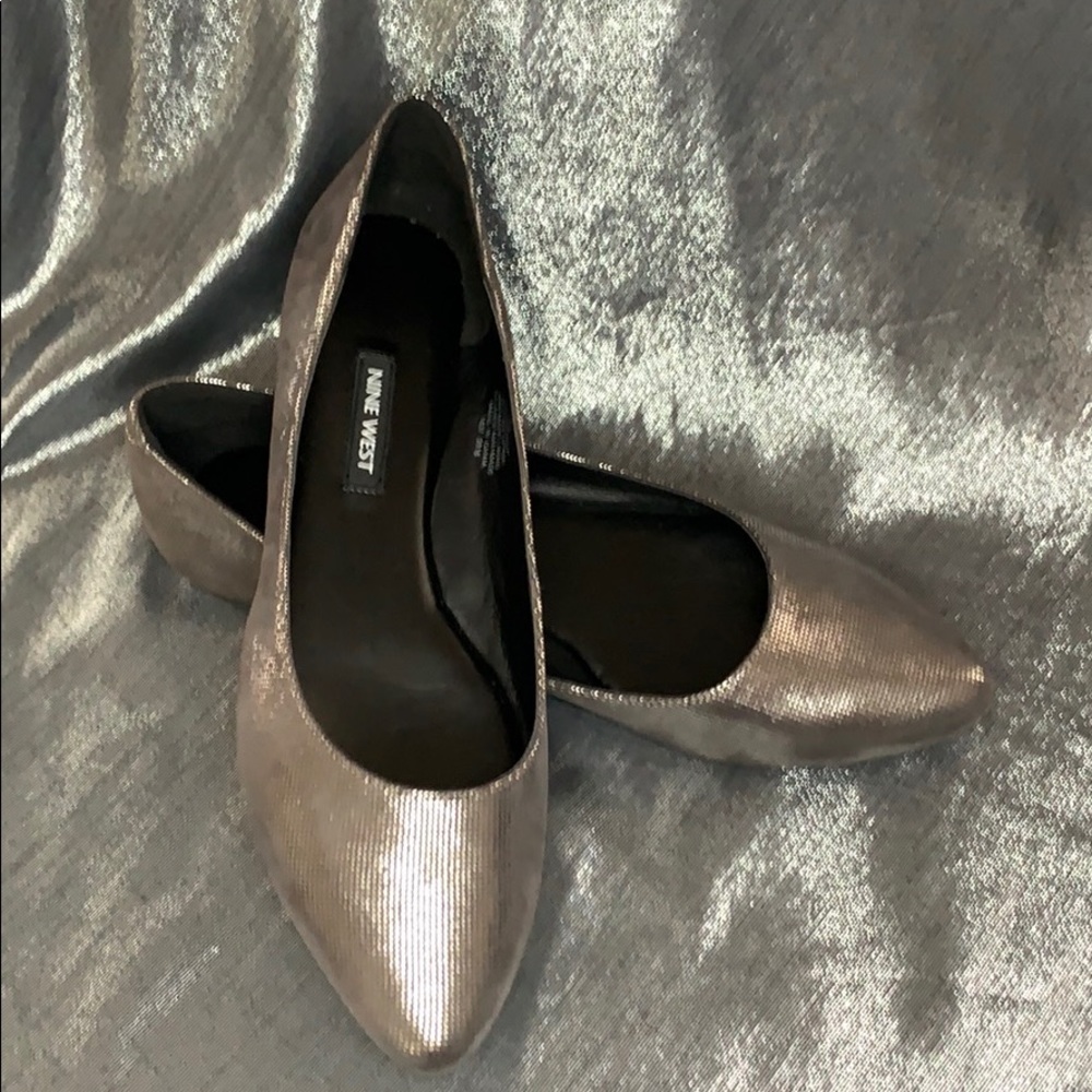 💥NINE WEST SILVER METALLIC BALLET FLATS